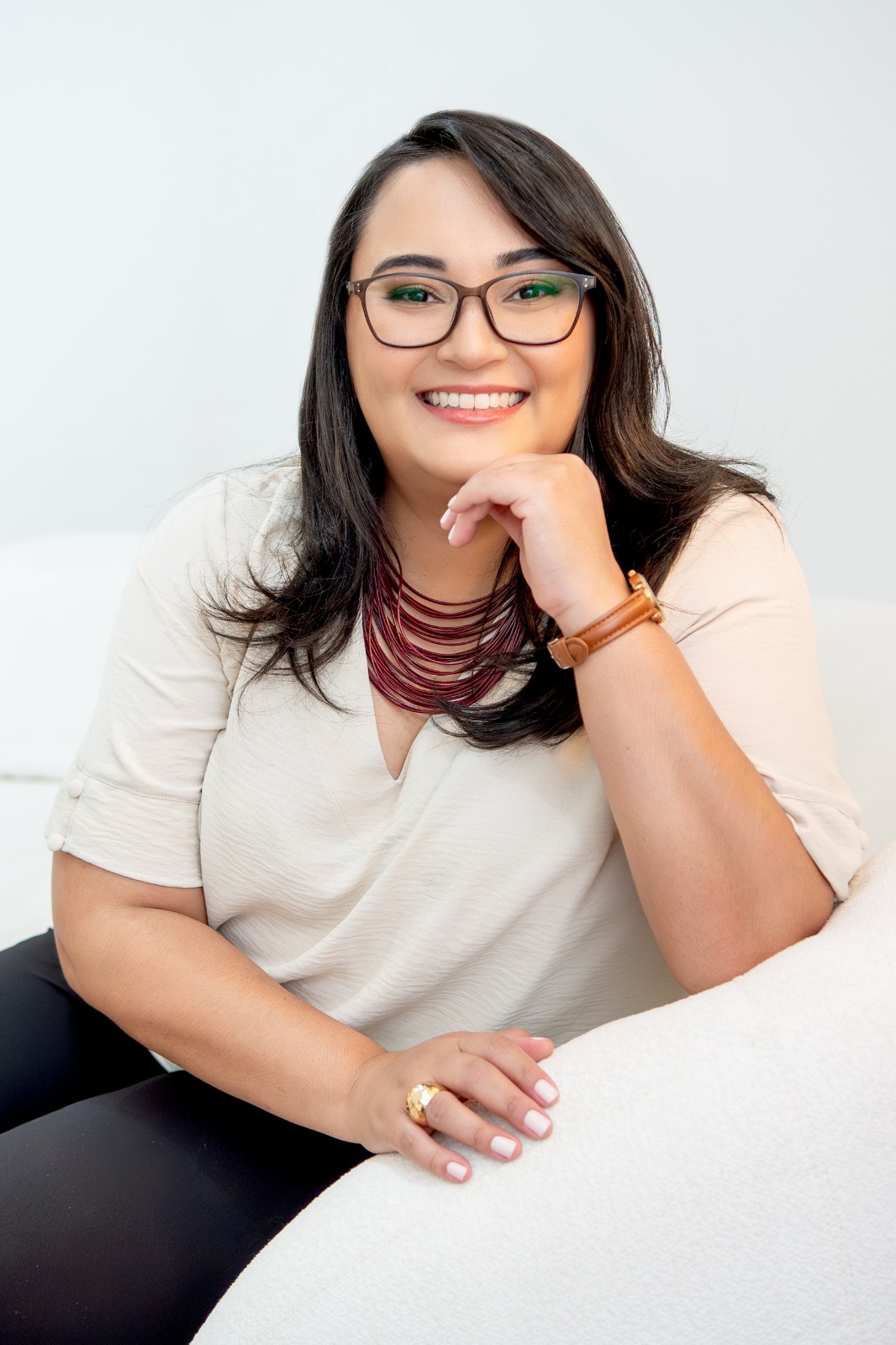 Flávia Yamaguchi em um retrato acolhedor